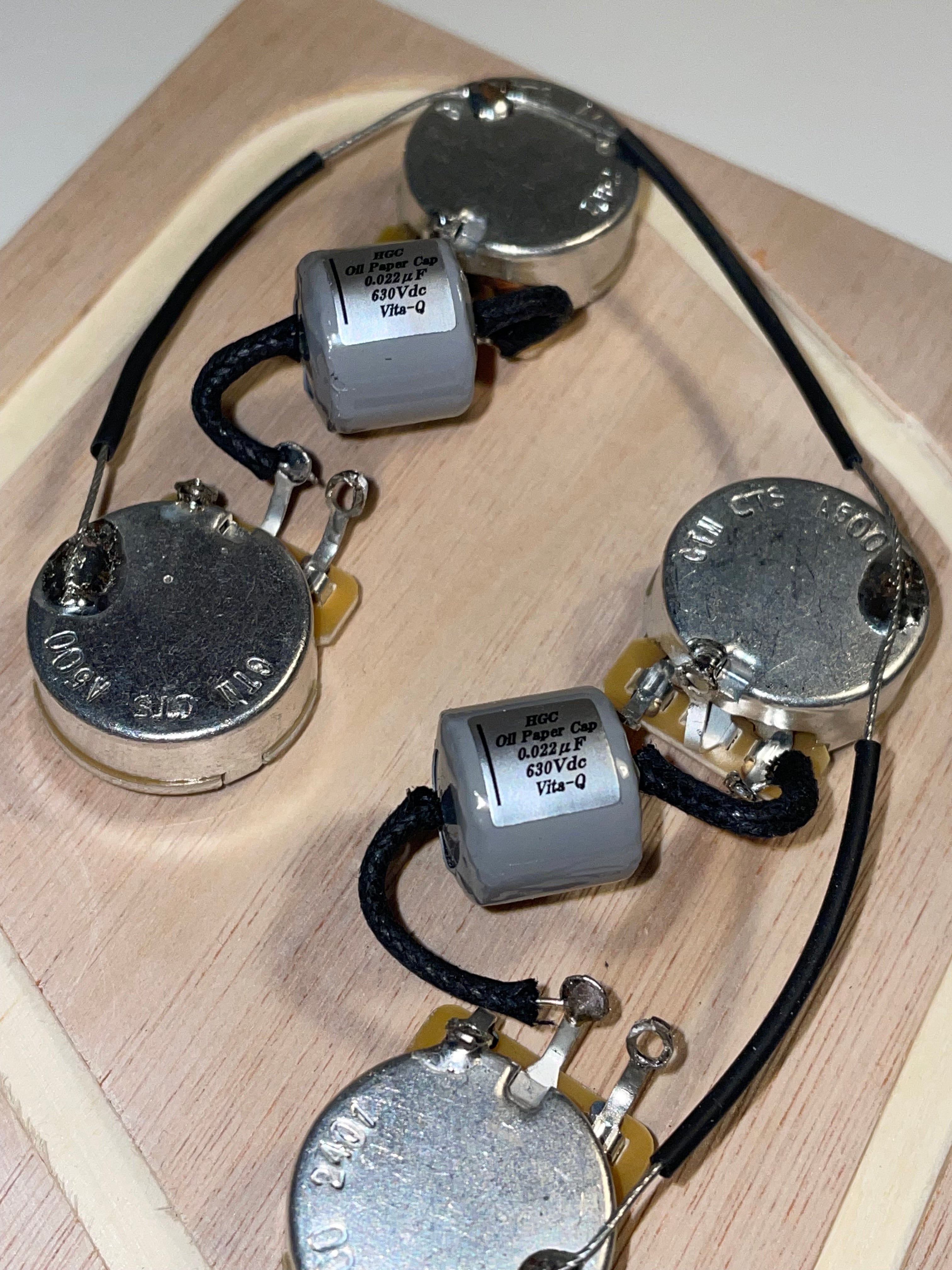 Gibson / Epiphone Les Paul Hand Wired Harness CTS, Hosco PIO Caps, Switchcraft