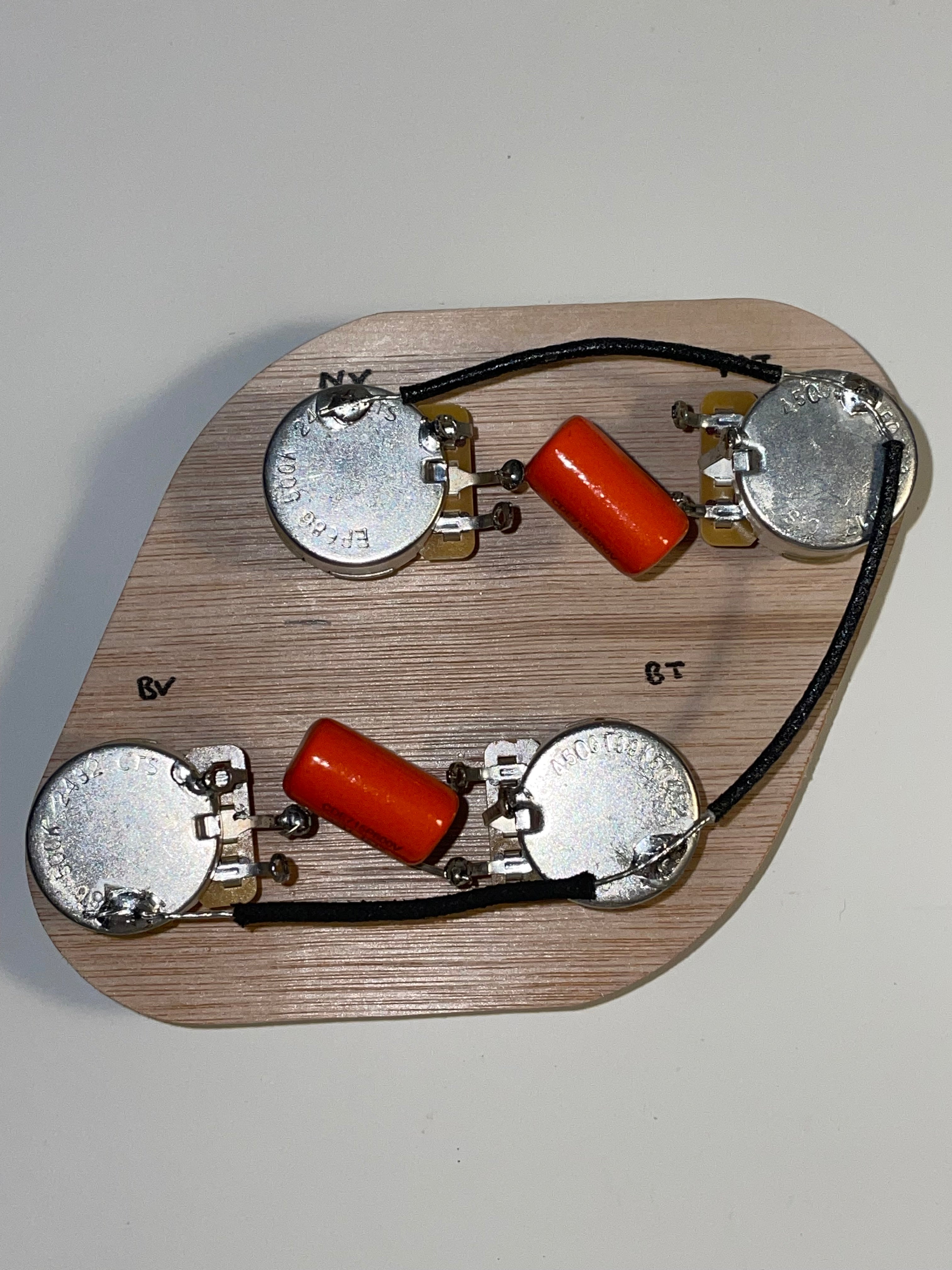 Gibson / Epiphone Les Paul Hand Wired Harness Long Shaft CTS - Orange Drop Caps